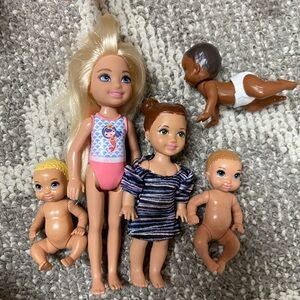 5 Barbie’s (1 chelsea, 1 toddler, 3 babies)